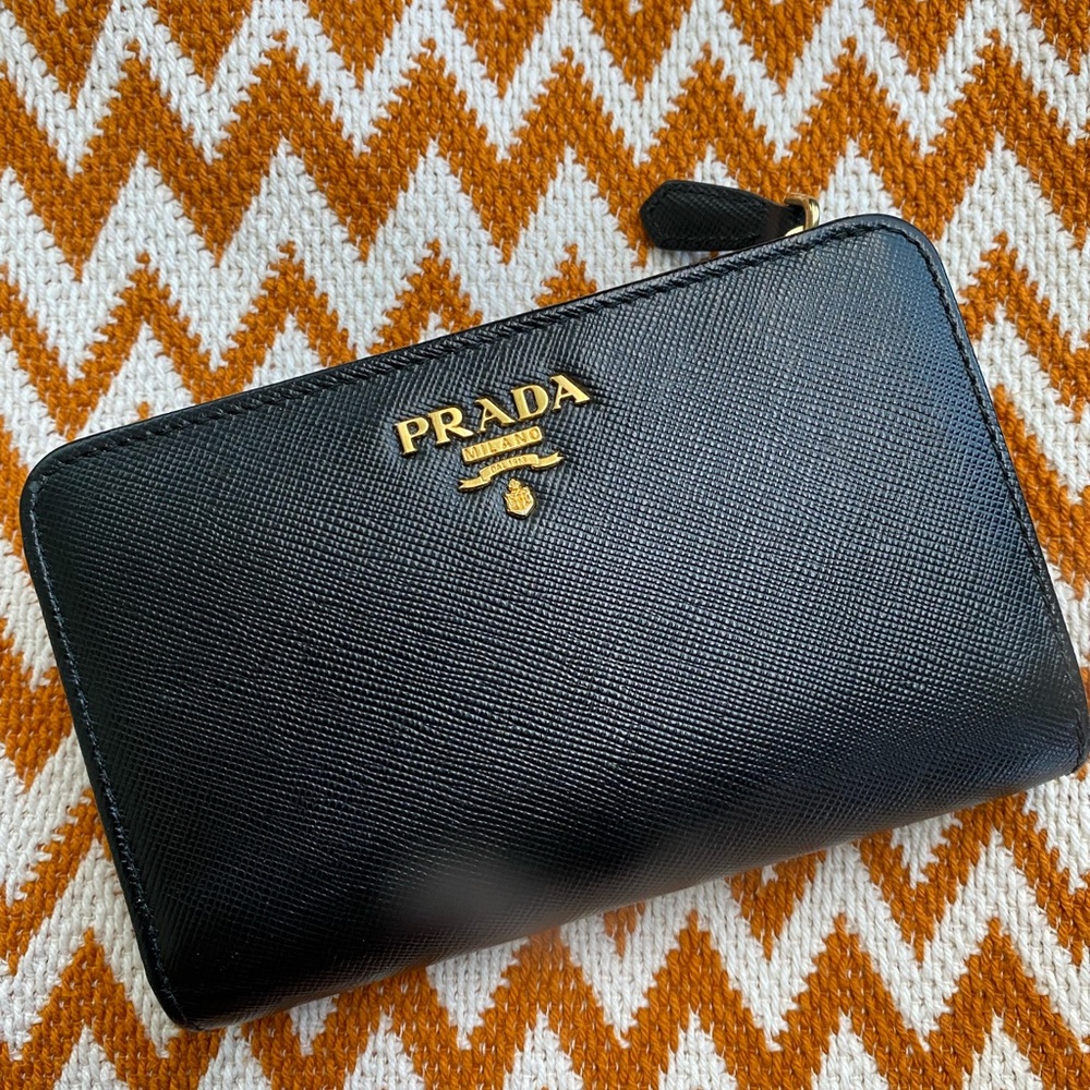 Prada Medium Saffiano Leather Wallet with authenticity card